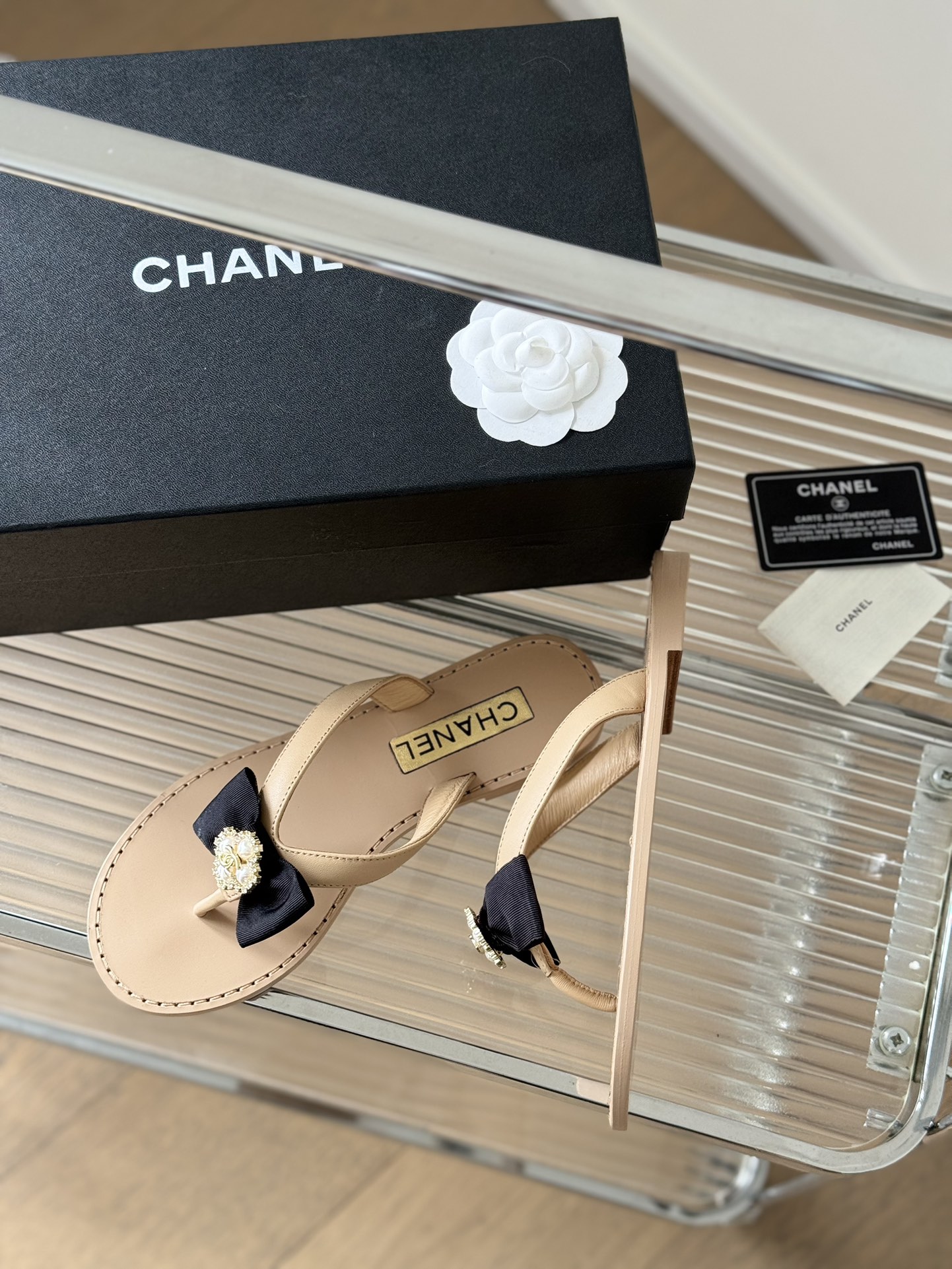 Chanel Slides - view 4