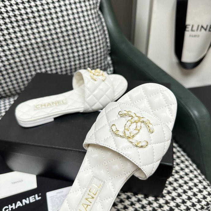 Chanel Slides - view 3