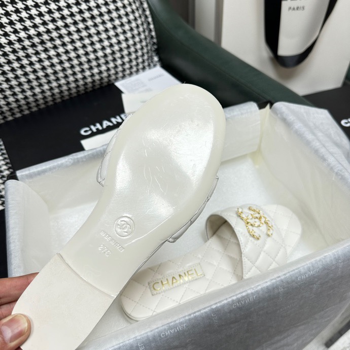 Chanel Slides - view 8