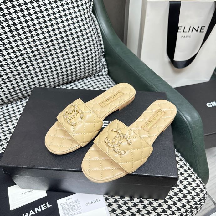 Chanel Slides - view 3