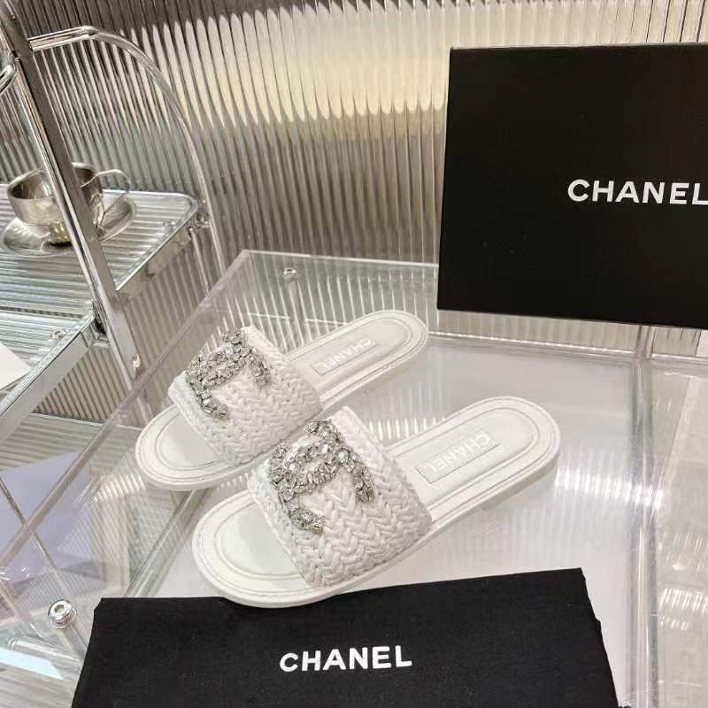 Chanel Slides - view 3