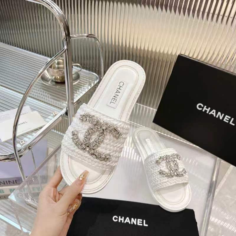 Chanel Slides - view 4