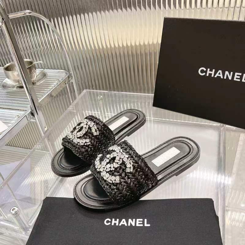 Chanel Slides - view 3
