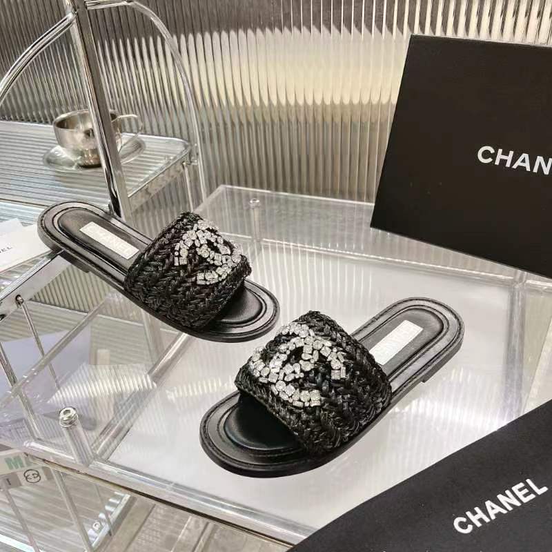 Chanel Slides - view 4