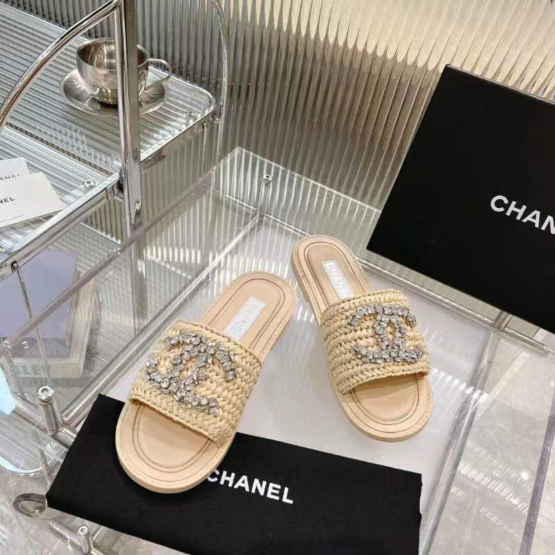 Chanel Slides - view 3