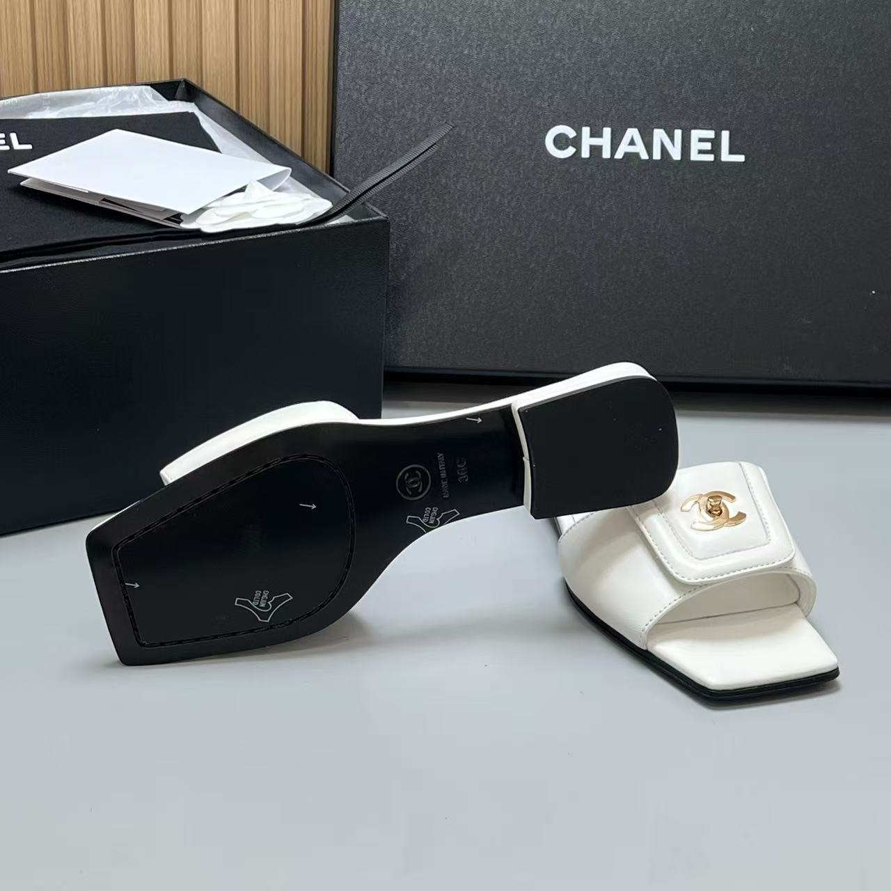 Chanel Slides - view 4