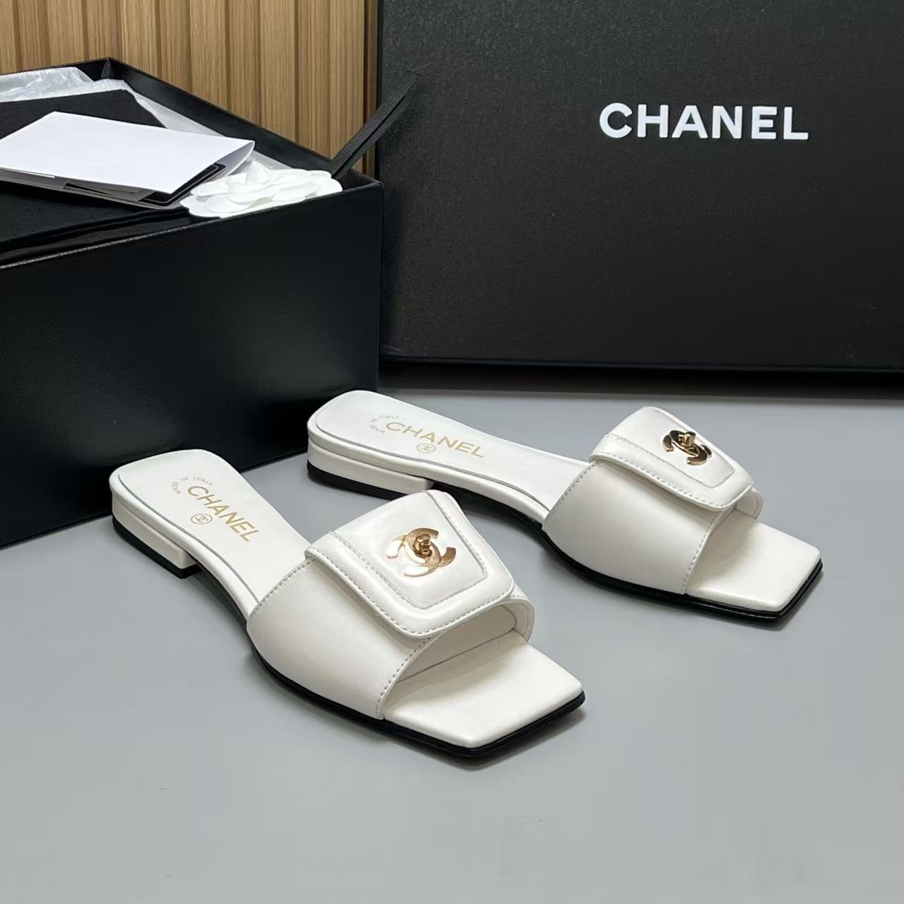 Chanel Slides - view 6
