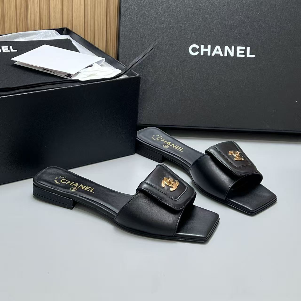 Chanel Slides - view 5
