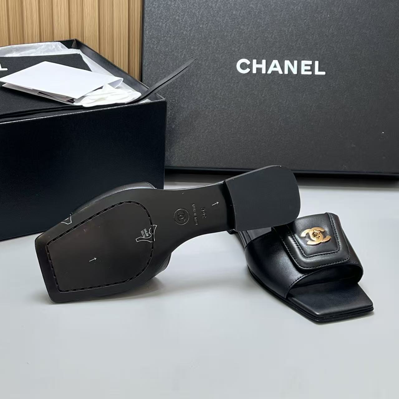 Chanel Slides - view 8