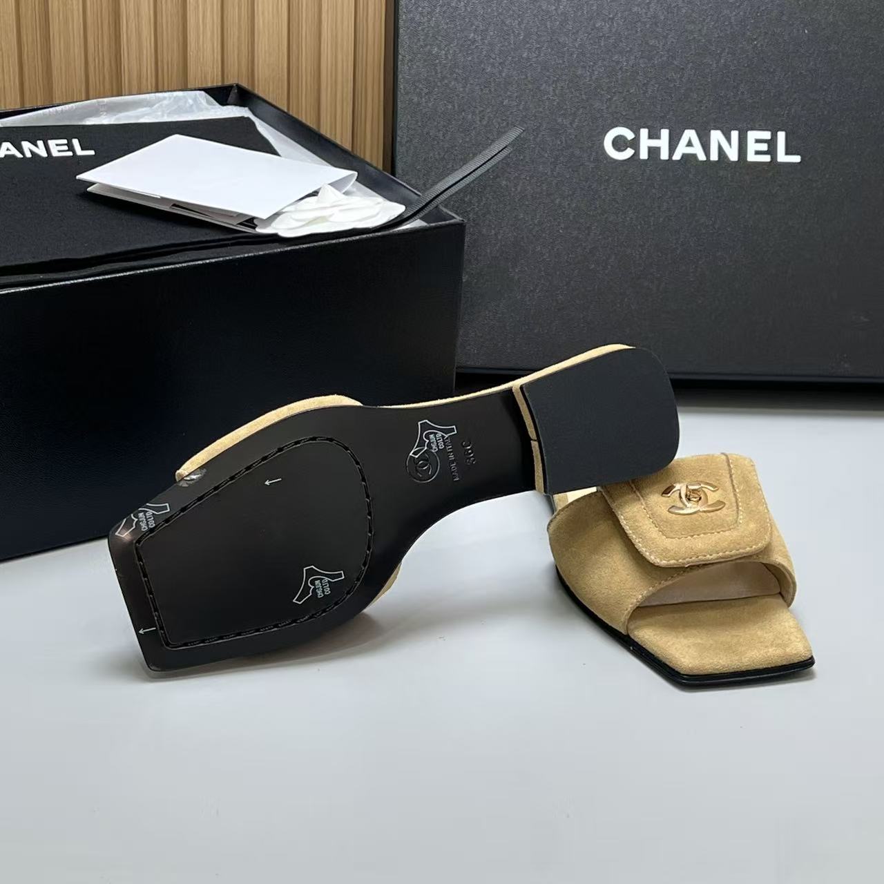 Chanel Slides - view 9