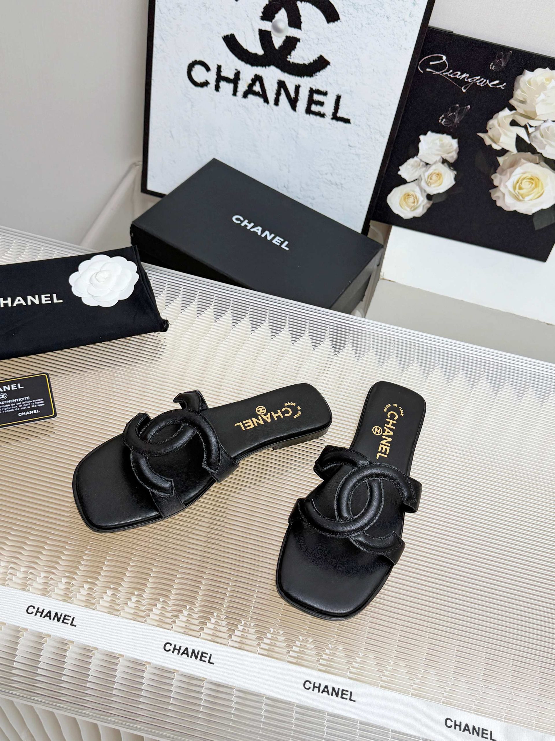 Chanel Slides - view 2