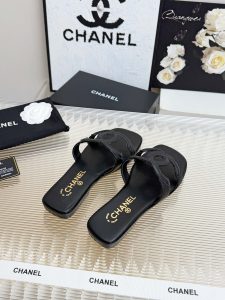 Chanel Slides - view 5