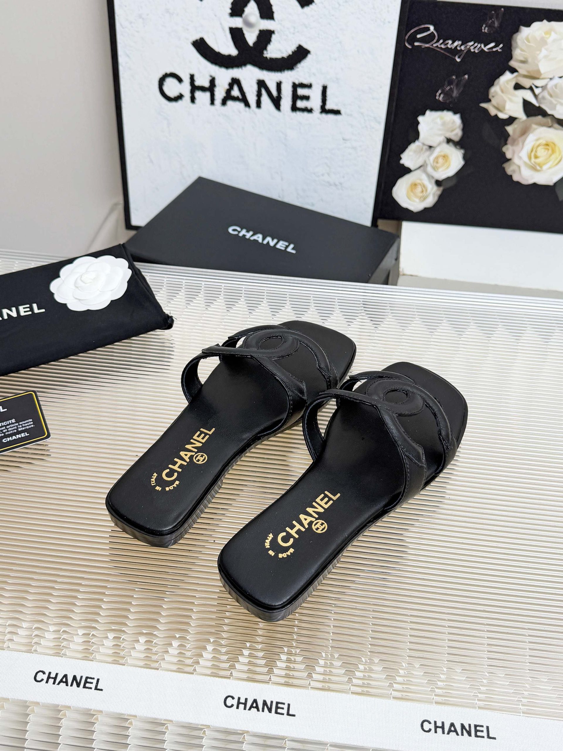 Chanel Slides - view 5