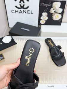 Chanel Slides - view 7