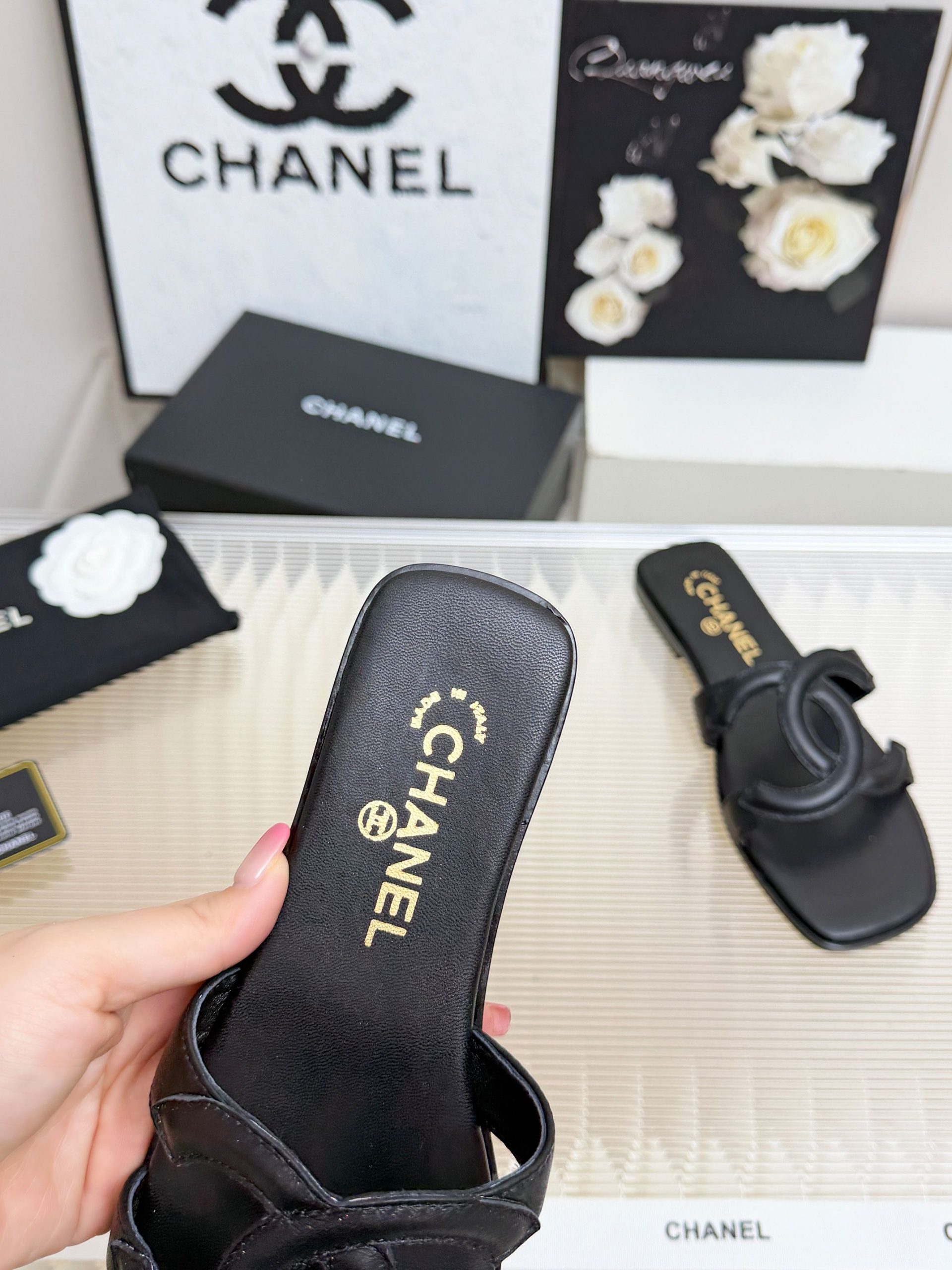 Chanel Slides - view 7