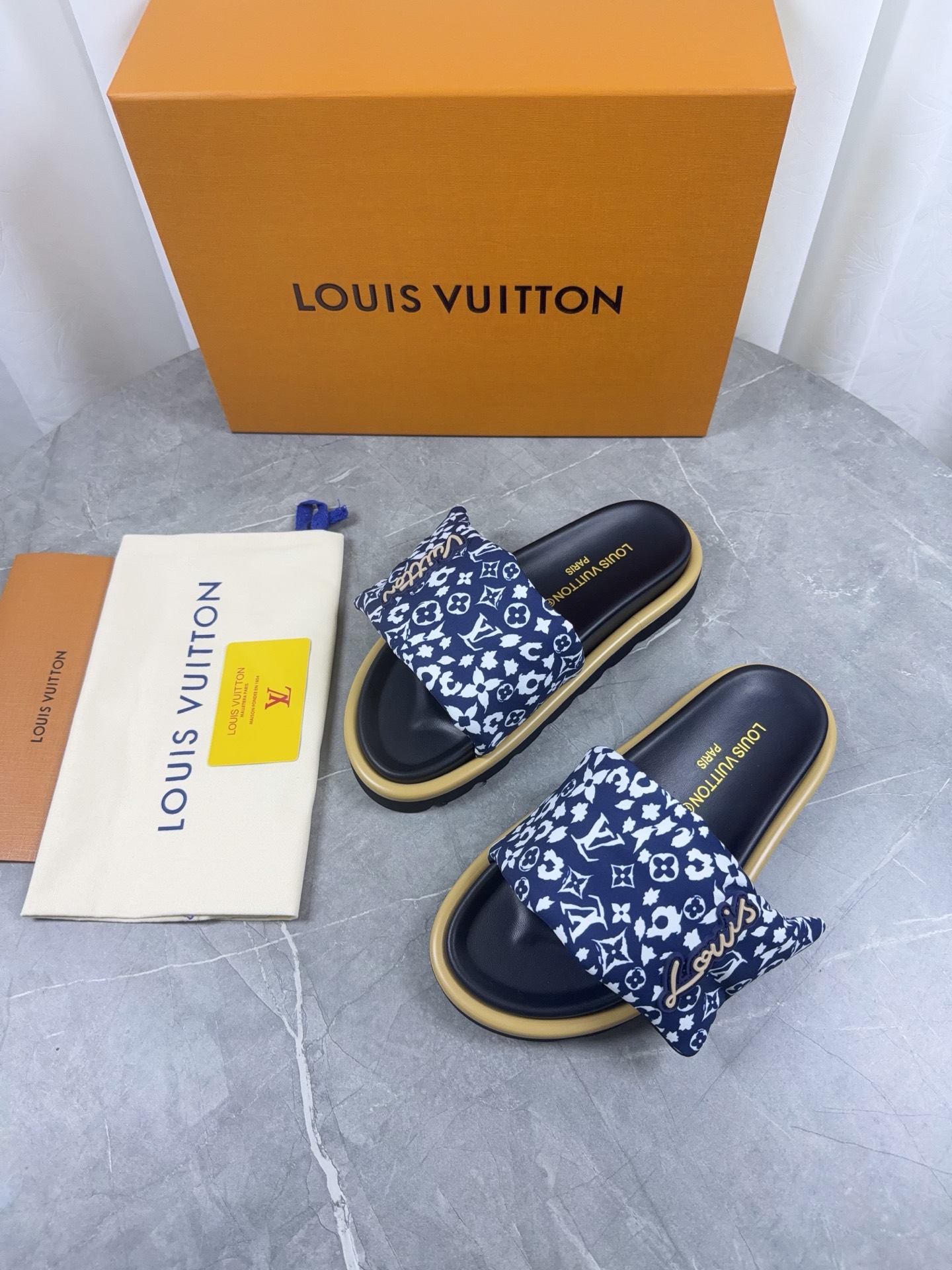 Louis Vuitton Slides - view 3