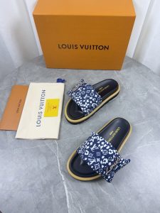 Louis Vuitton Slides - view 4