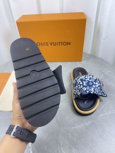 Louis Vuitton Slides - view 6