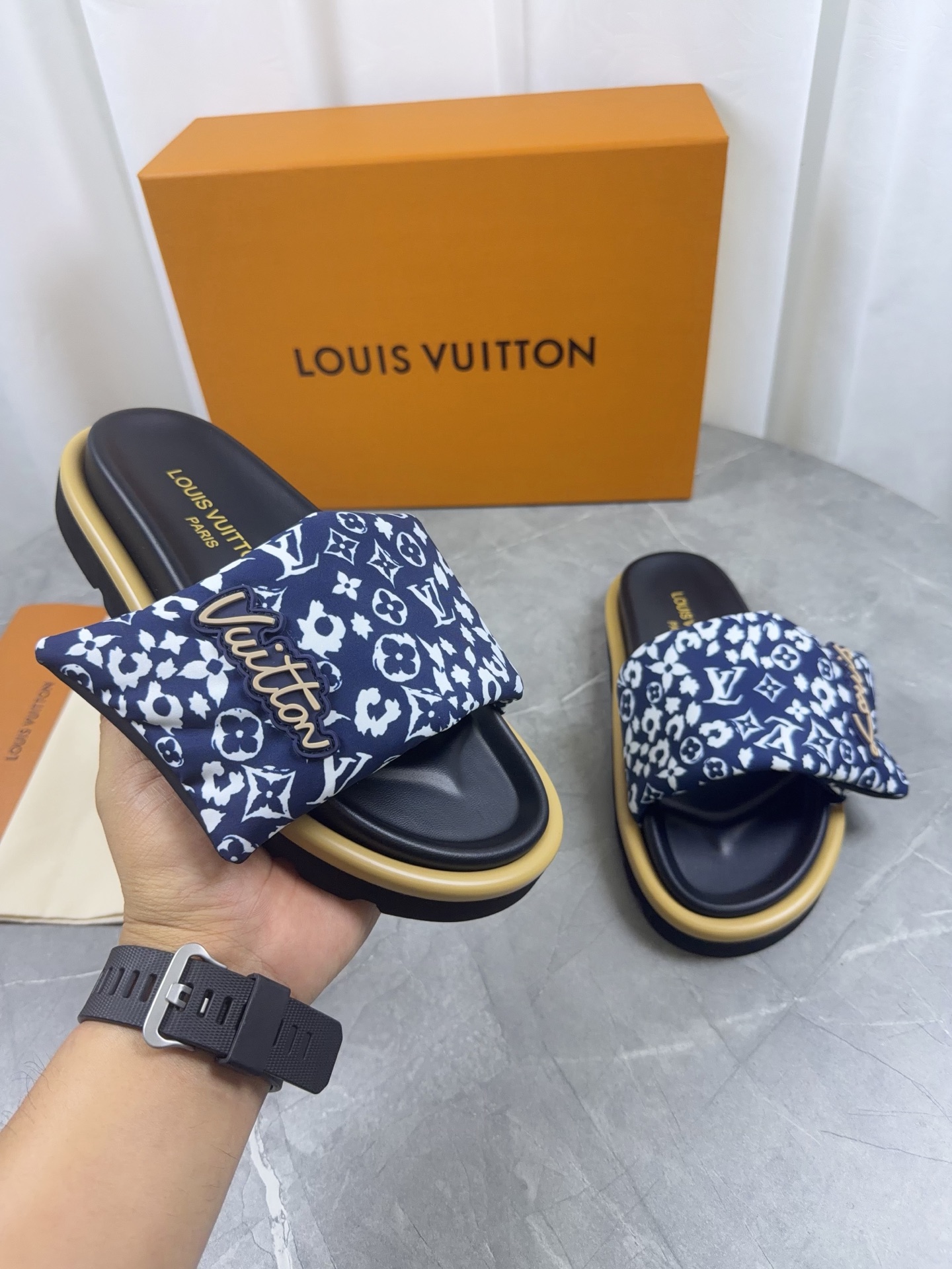 Louis Vuitton Slides - view 7