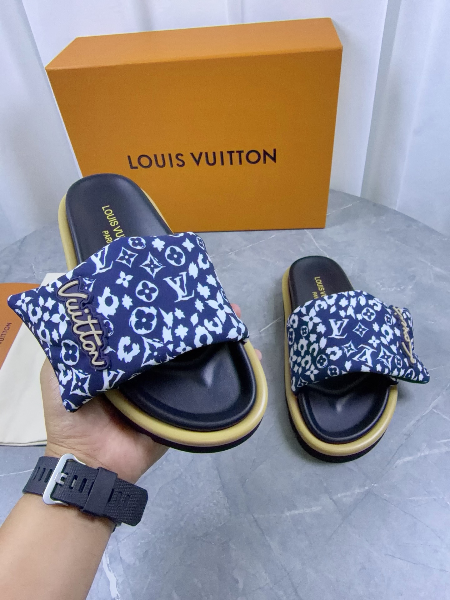 Louis Vuitton Slides - view 8