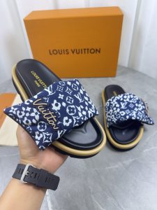 Louis Vuitton Slides - view 9