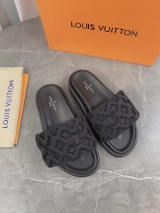 Louis Vuitton Slides - view 3