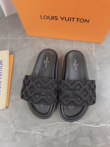 Louis Vuitton Slides - view 6