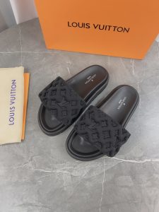 Louis Vuitton Slides - view 7