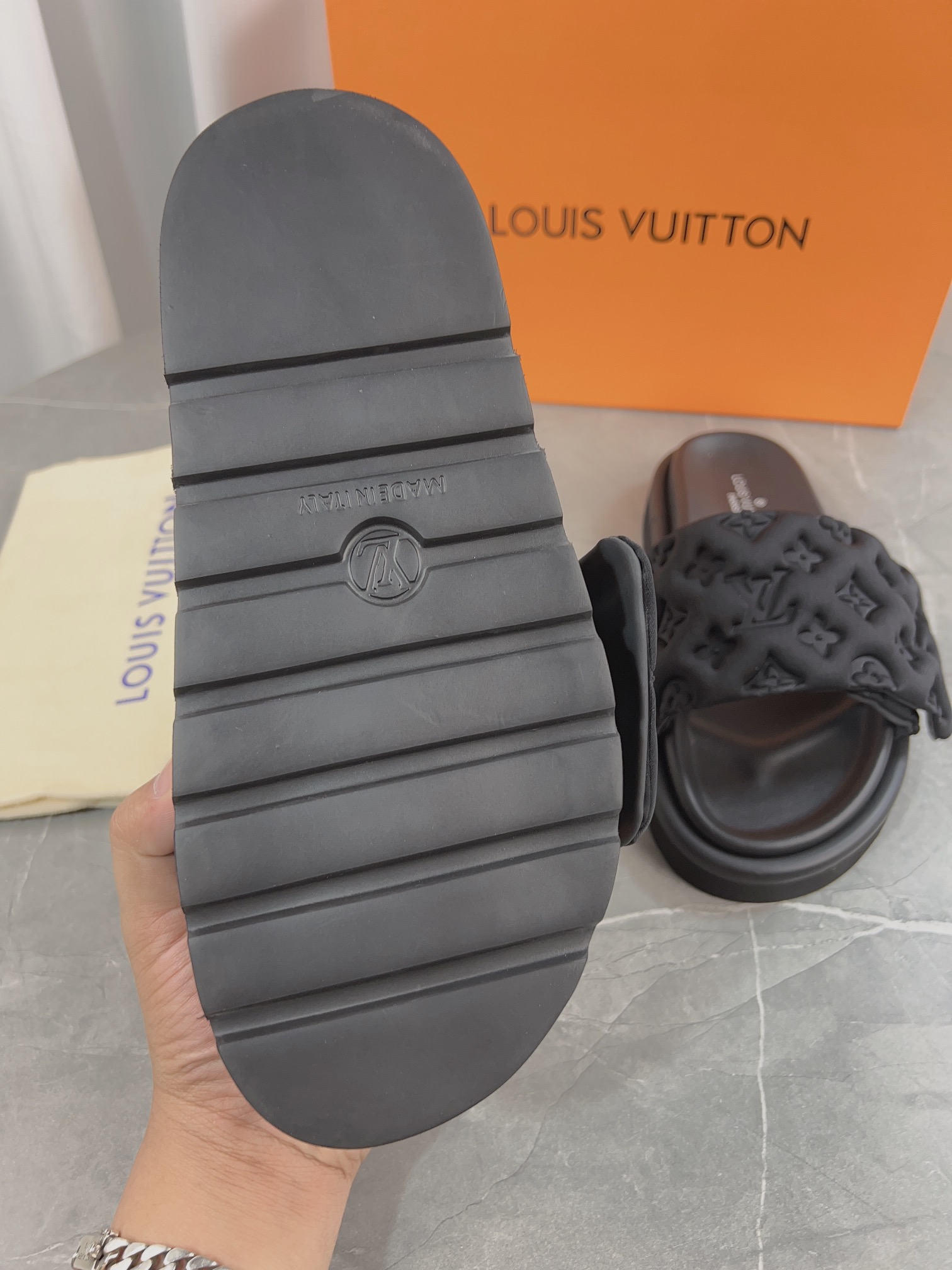Louis Vuitton Slides - view 8