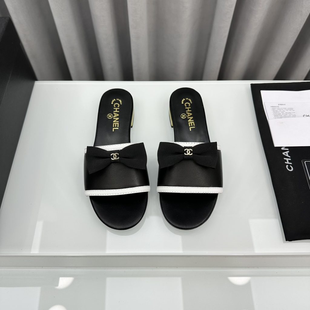 Chanel Slides - view 1