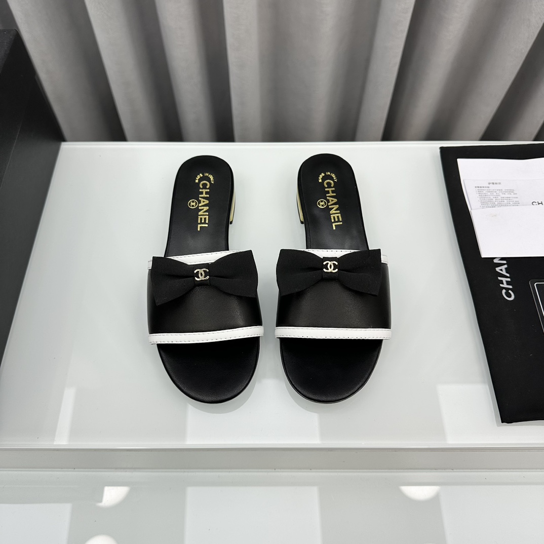 Chanel Slides - view 1
