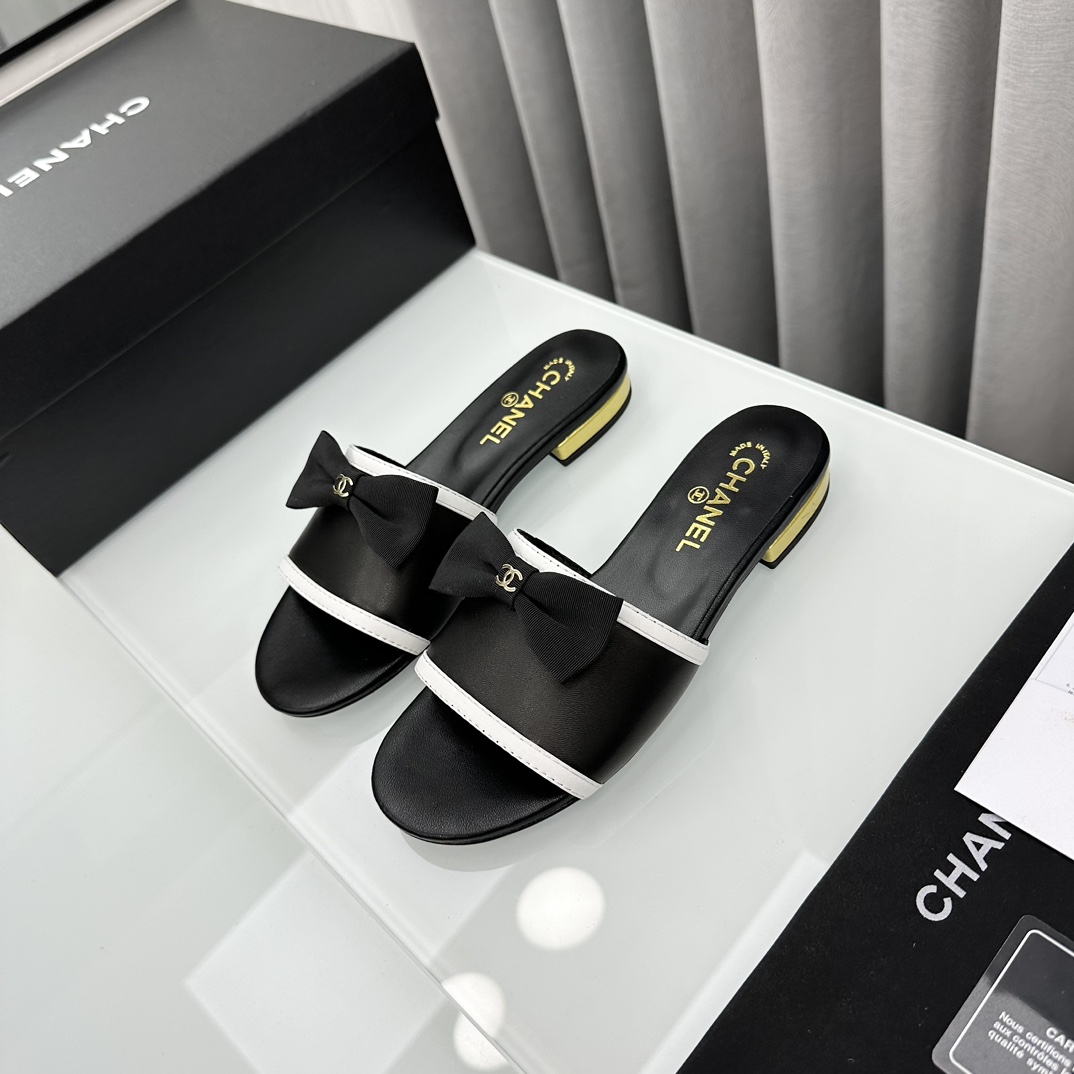 Chanel Slides - view 2