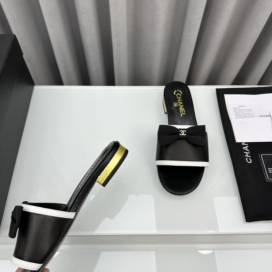 Chanel Slides - view 4
