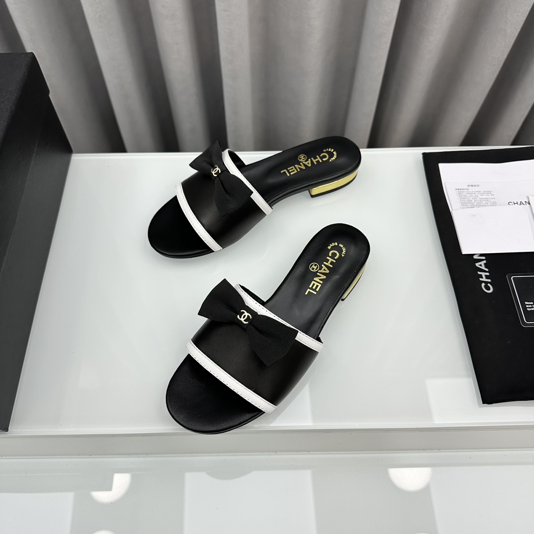 Chanel Slides - view 5