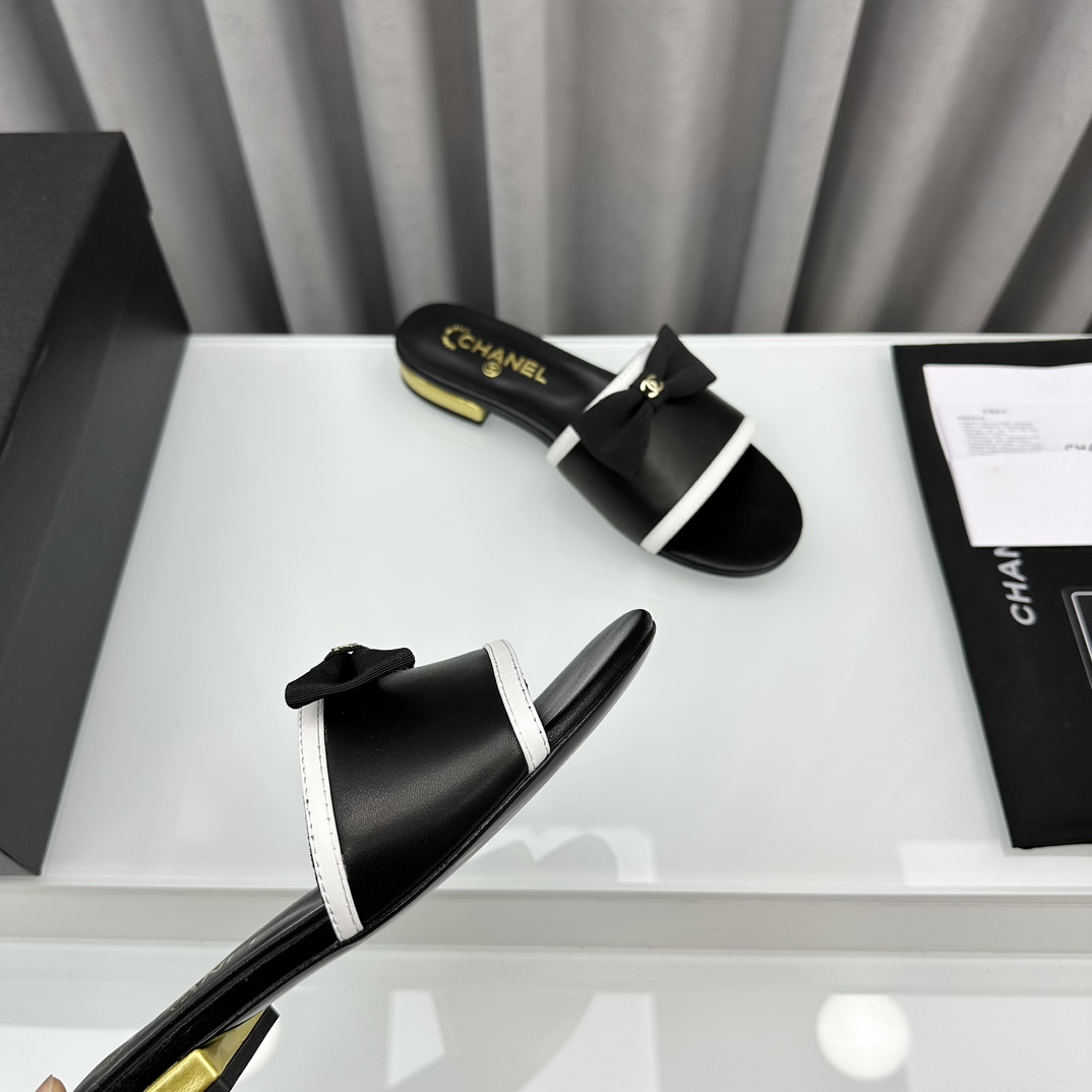 Chanel Slides - view 8