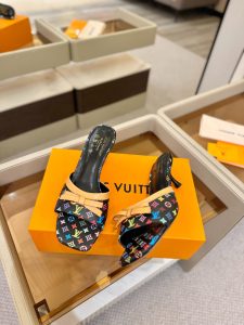 Louis Vuitton Slides - view 5