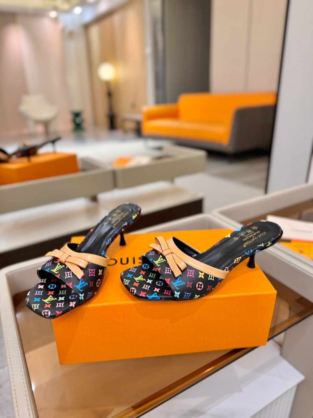 Louis Vuitton Slides - view 6