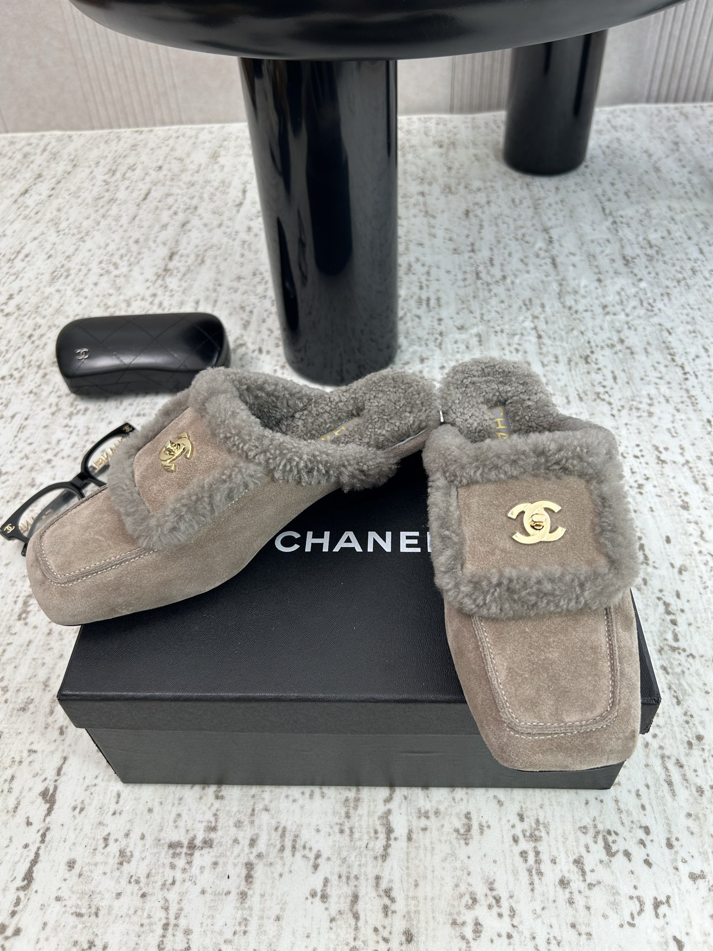 Chanel Slides - view 6