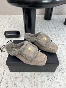 Chanel Slides - view 8
