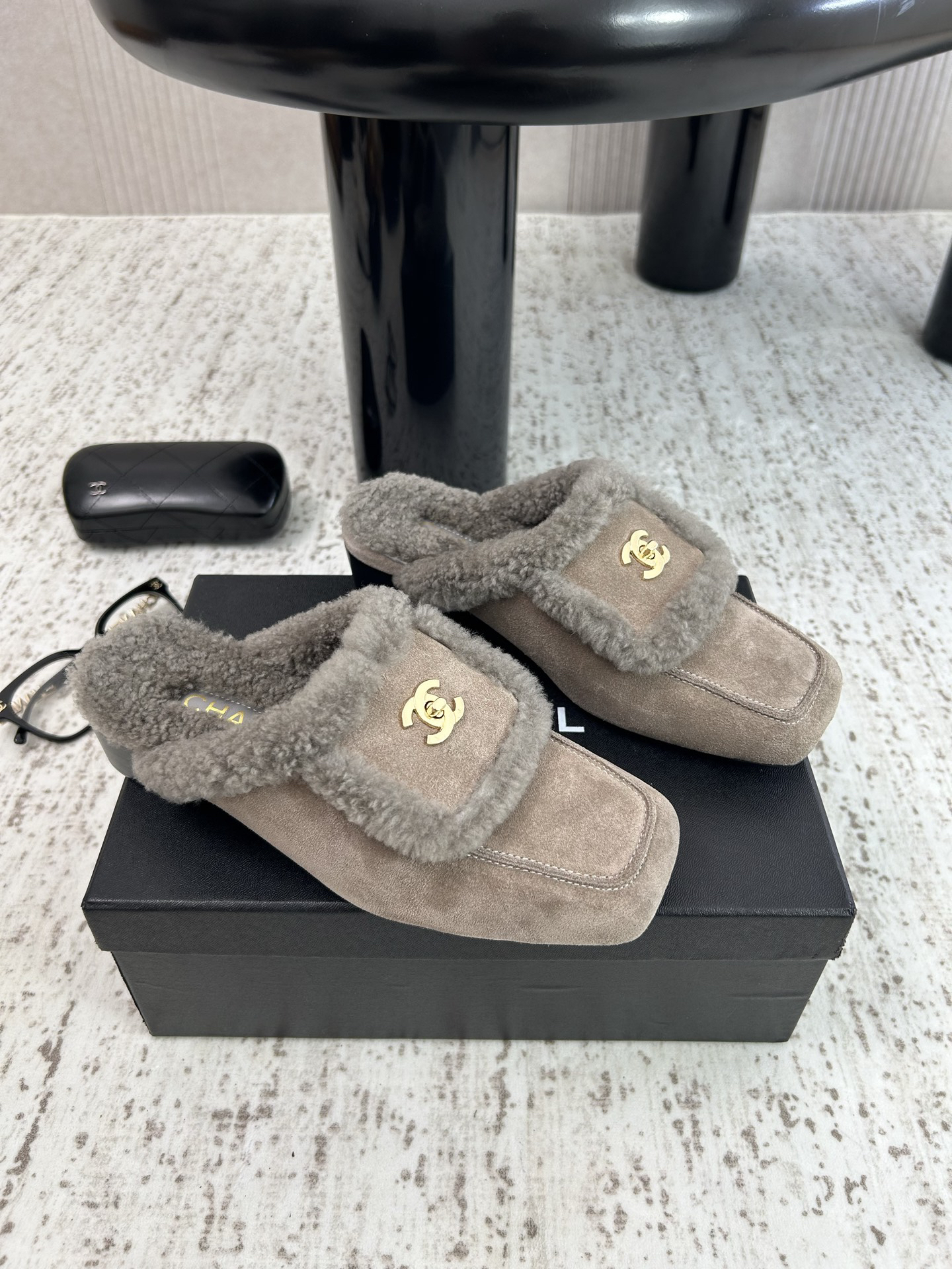 Chanel Slides - view 8