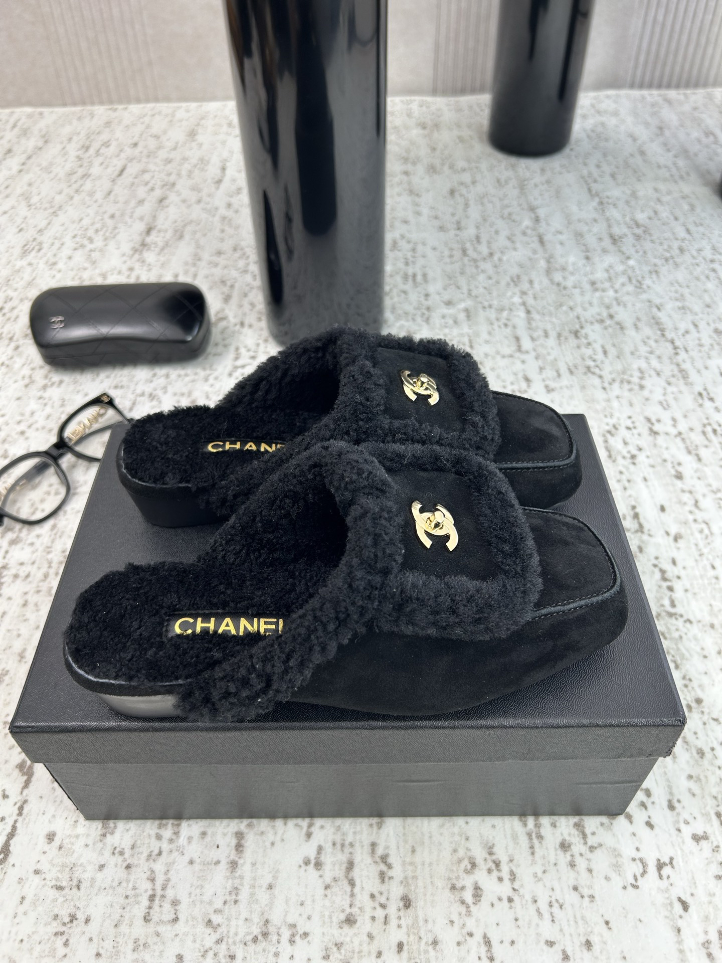 Chanel Slides - view 2