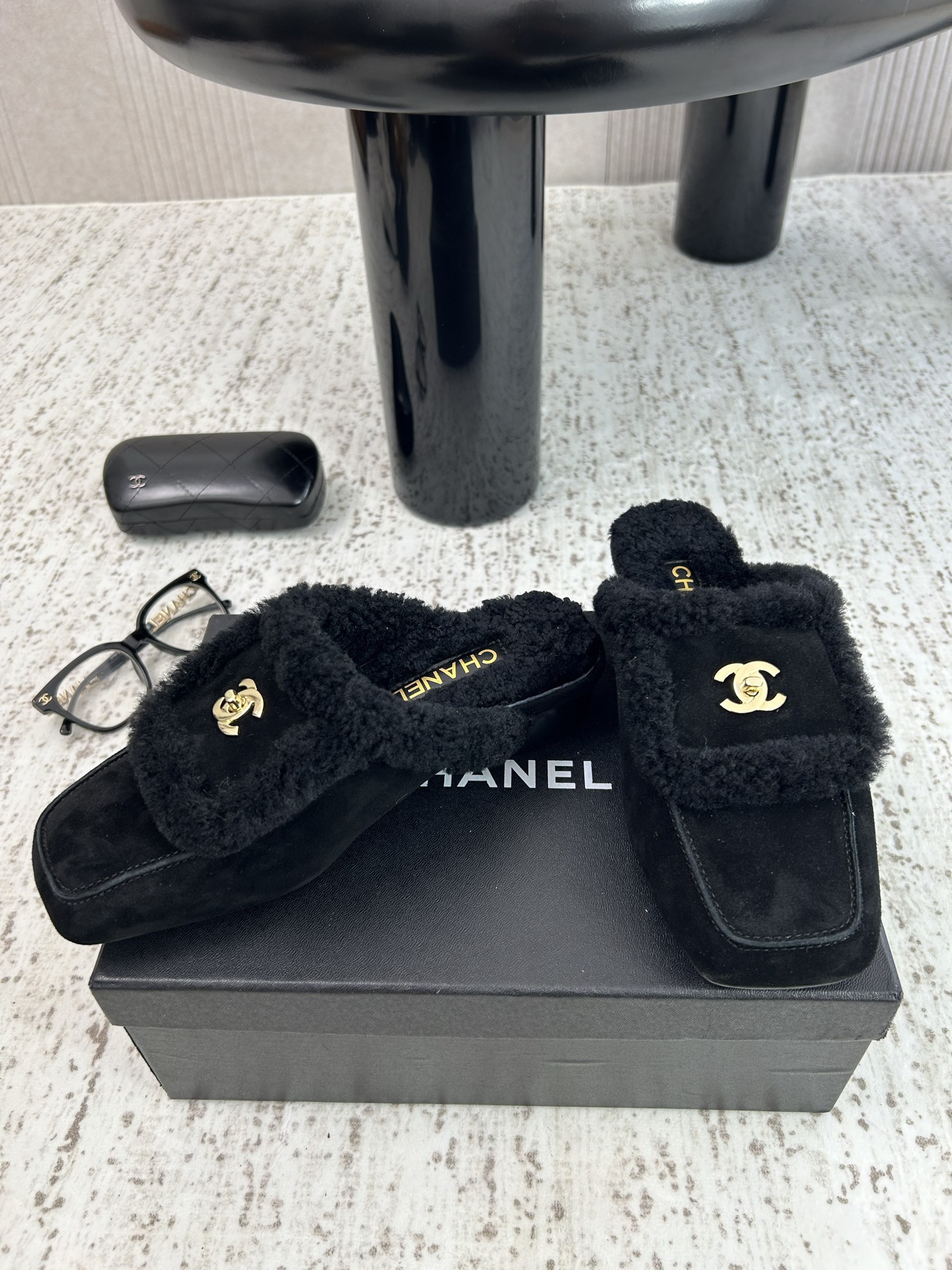 Chanel Slides - view 8