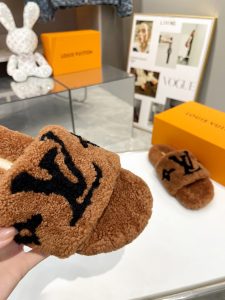 Louis Vuitton Slides - view 2