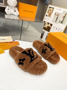 Louis Vuitton Slides - view 3