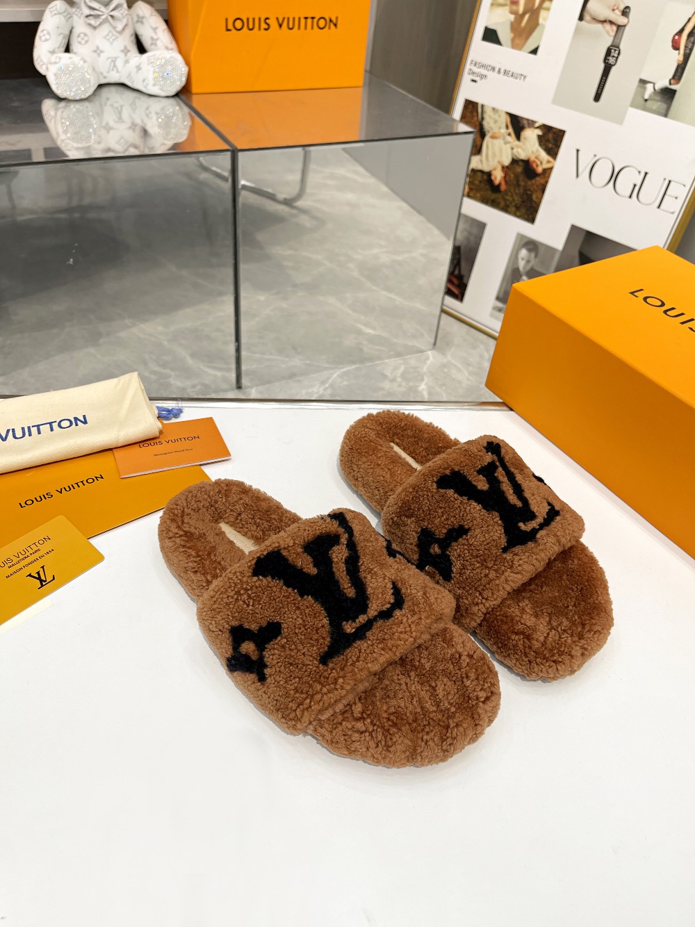 Louis Vuitton Slides - view 4