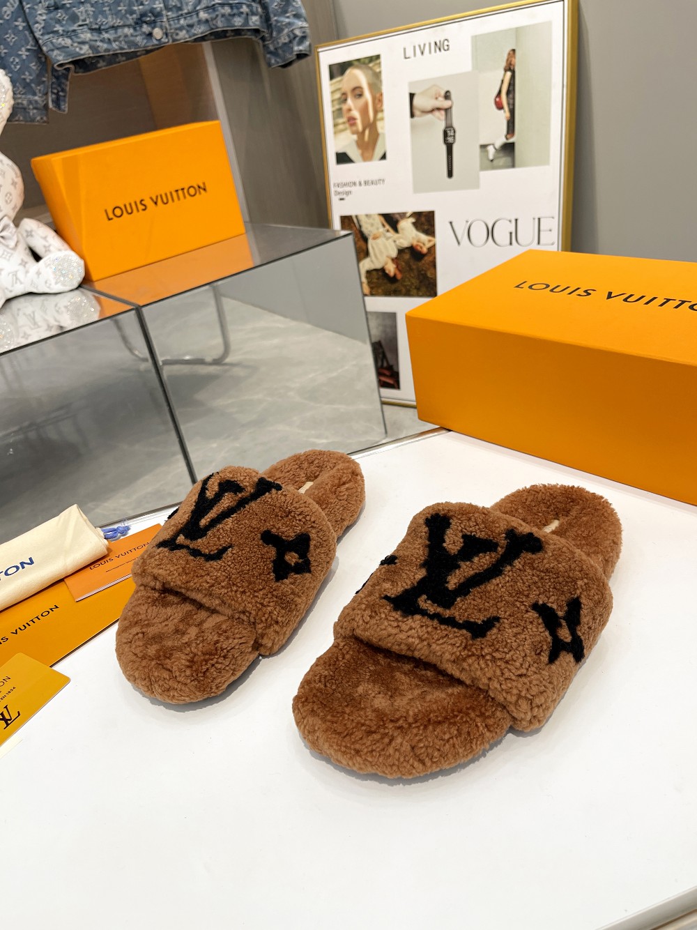 Louis Vuitton Slides - view 7