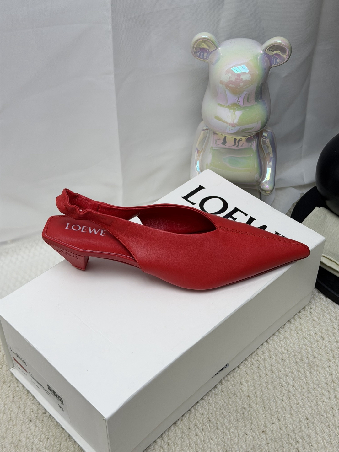 Loewe Slides - view 1