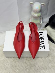 Loewe Slides - view 3