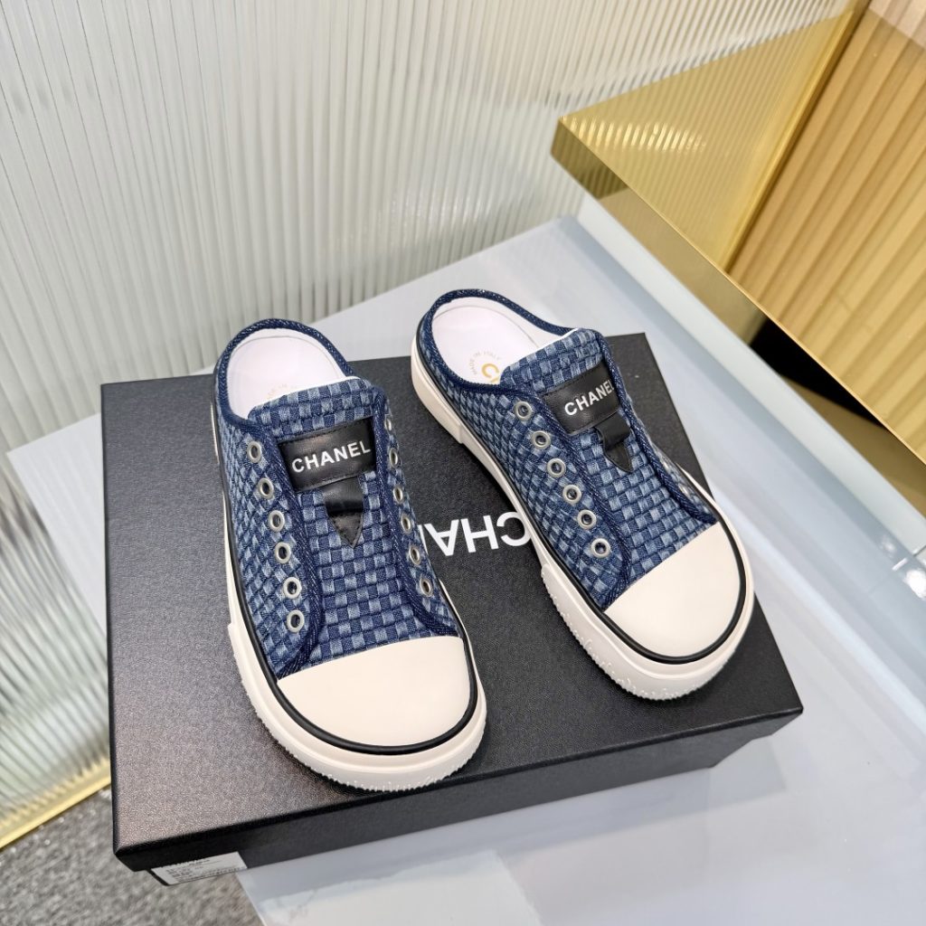 Sneakers - view 1