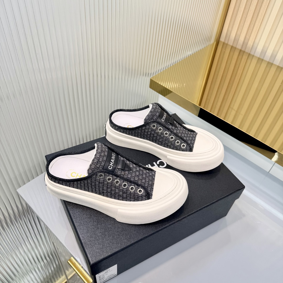 Sneakers - view 2